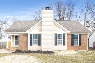 1228 Jacksons Hill Rd in Nashville, TN - Building Photo