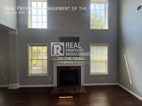 1538 Castle Way in High Point, NC - Building Photo - Building Photo