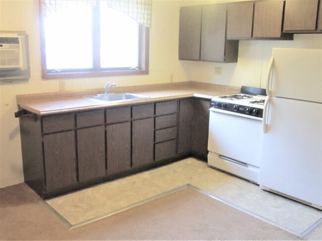 2421 Beechwood Blvd, Unit 2421D