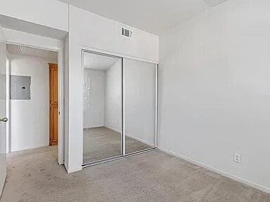 1075 Esparanza Way in San Jose, CA - Building Photo - Building Photo