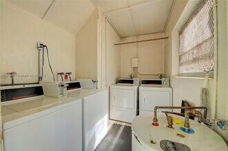 215 NE 16th Ave in Fort Lauderdale, FL - Building Photo - Building Photo