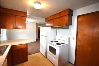 865 E St in Lebanon, OR - Building Photo - Building Photo