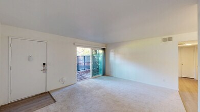 410 Alameda del Prado in Novato, CA - Building Photo - Building Photo