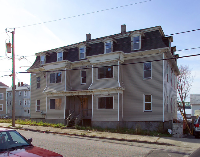 84 Danforth St in Fall River, MA - Building Photo - Building Photo