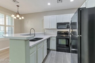 6710 E University Dr in Mesa, AZ - Building Photo - Building Photo