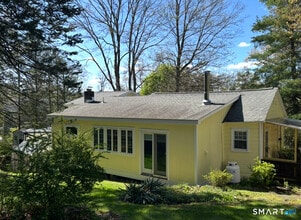 16 Flak Ln in New Fairfield, CT - Building Photo - Building Photo