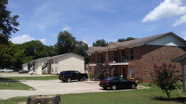 Stewart St Apartments in Tuscumbia, AL - Building Photo - Building Photo