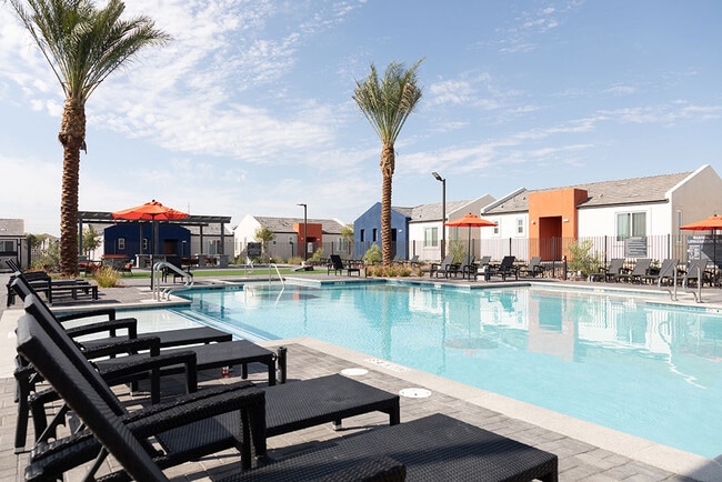 The Alowyn Homes at Centennial in North Las Vegas, NV - Foto de edificio - Building Photo