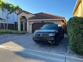 9816 NW 10 Terrace in Miami, FL - Building Photo