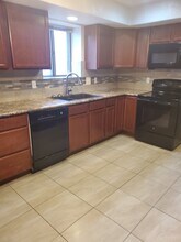 1078 N Pond Dr in Brighton, CO - Foto de edificio - Building Photo