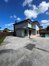 16710 SW 140th Ave in Miami, FL - Building Photo - Building Photo