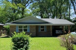 804 E 4th St in Picayune, MS - Building Photo