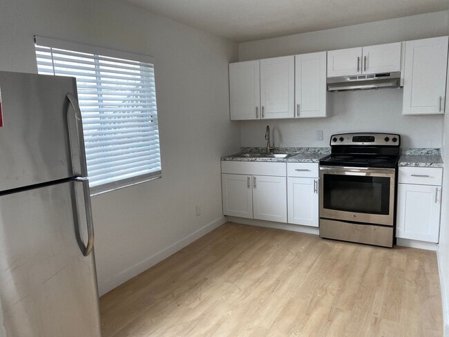 Melvin in Phoenix, AZ - Building Photo - Building Photo