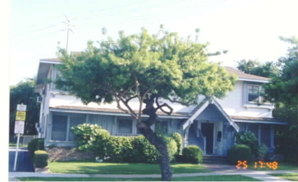 1709-1711 Huntington Dr in South Pasadena, CA - Building Photo