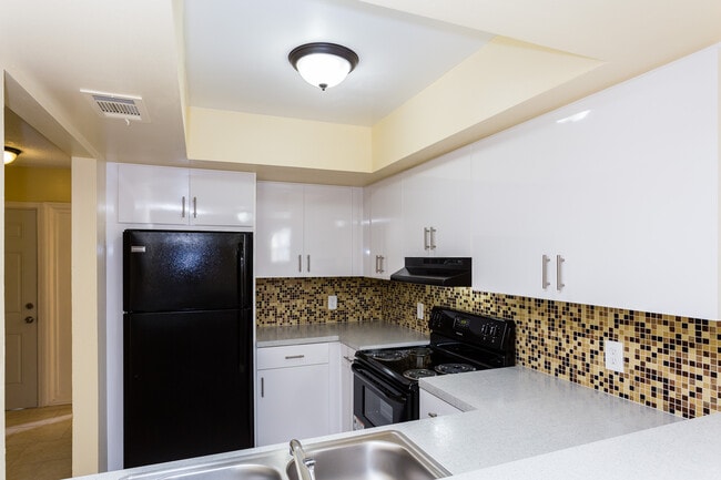 1022 Jack Calhoun Dr in Kissimmee, FL - Foto de edificio - Building Photo