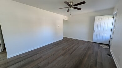 1027 E Wallace St in Shawnee, OK - Building Photo - Building Photo