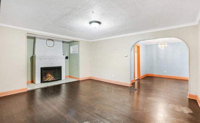 8925 NE Sandy Blvd in Portland, OR - Building Photo - Building Photo
