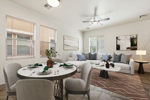 109 W Commerce Ct in Gilbert, AZ - Building Photo