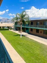 Royal Palms Apartments in Tucson, AZ - Foto de edificio - Building Photo