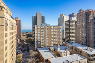 The Commodore in Chicago, IL - Foto de edificio - Building Photo