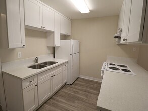 Outlook at Mission Valley in San Diego, CA - Foto de edificio - Building Photo