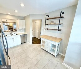 46756 Woodmint Terrace in Sterling, VA - Building Photo - Building Photo