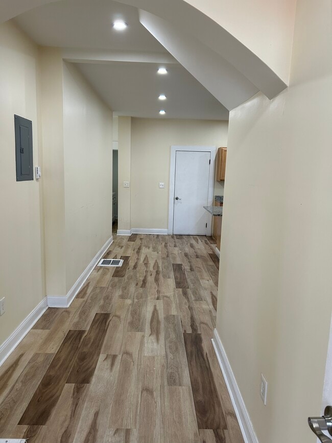 46 Garfield Ave, Unit 1