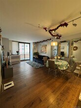 275 W 96th St in New York, NY - Building Photo - Building Photo