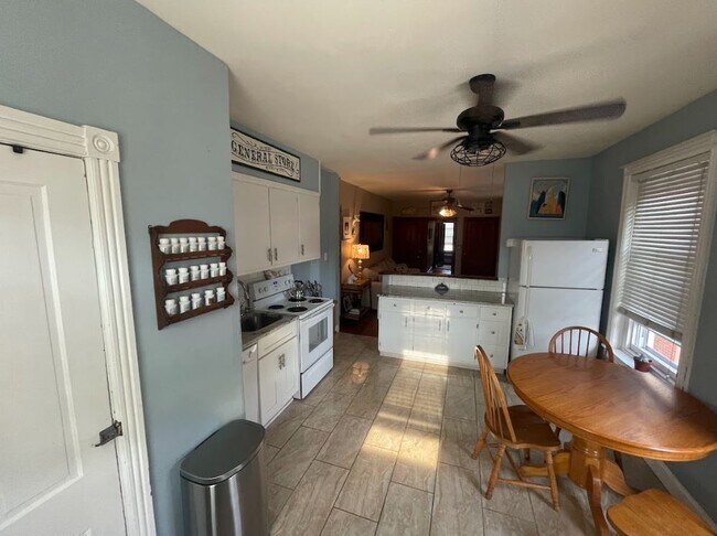 320 Gay St, Unit Apt 2 in Phoenixville, PA - Building Photo - Building Photo