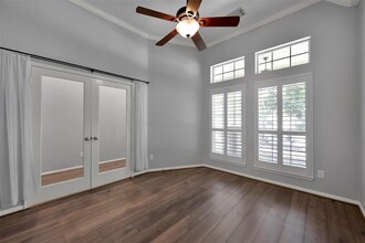 7 S Hawthorne Hollow Cir in Conroe, TX - Foto de edificio - Building Photo