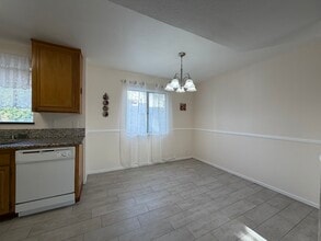 13522 Glenoaks Blvd, Unit 6 in Sylmar, CA - Building Photo - Building Photo