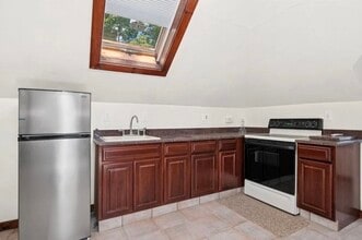 612 Grove St in Worcester, MA - Building Photo - Building Photo