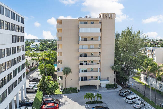 Horizon West in Palm Beach, FL - Building Photo - Building Photo