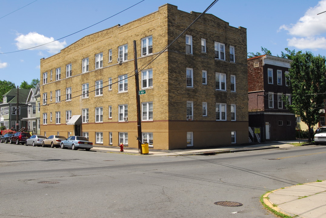 The Oak in Paterson, NJ - Foto de edificio