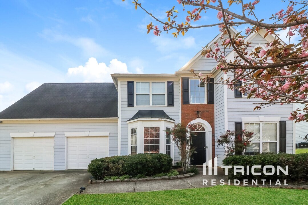 5092 Huntcrest Dr SW in Mableton, GA - Foto de edificio