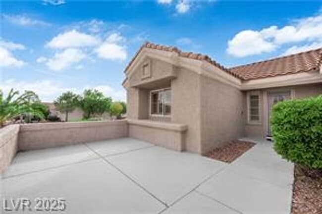 8801 Villa Ridge Dr in Las Vegas, NV - Building Photo - Building Photo