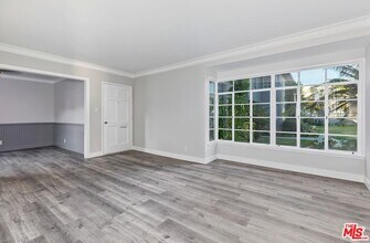 5018 Clinton St in Los Angeles, CA - Building Photo - Building Photo