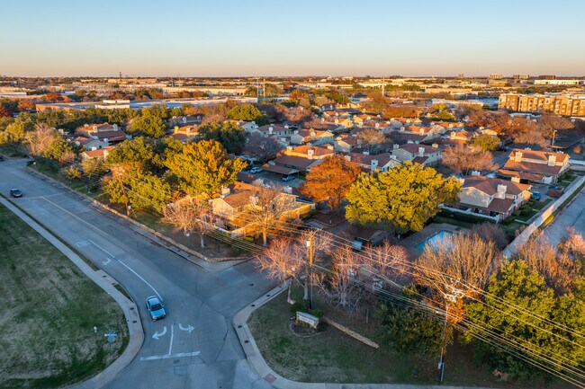 Ridgeline Townhomes in Carrollton, TX - Building Photo - Building Photo