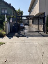 1905 S Oxford Ave in Los Angeles, CA - Building Photo - Building Photo