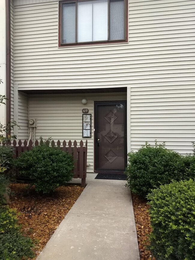 property at 69 Wilshire Heights Dr