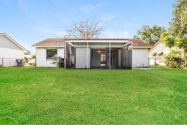 3227 Lenwood Dr in New Port Richey, FL - Building Photo - Building Photo