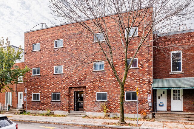 3991 Gertrude Rue in Verdun, QC - Building Photo - Building Photo