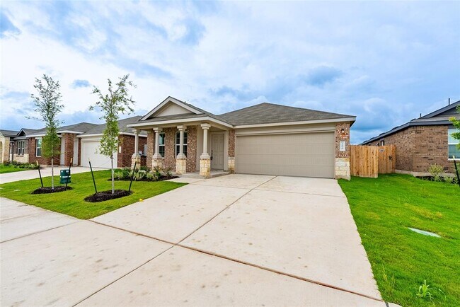 200 Camargue Dr in Hutto, TX - Building Photo - Building Photo