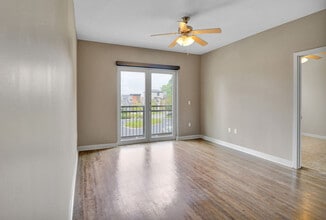 West Hill Apartments in Kansas City, MO - Building Photo - Building Photo