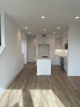 2560 Valentina Way, Unit 1 in City Of Commerce, CA - Building Photo - Building Photo