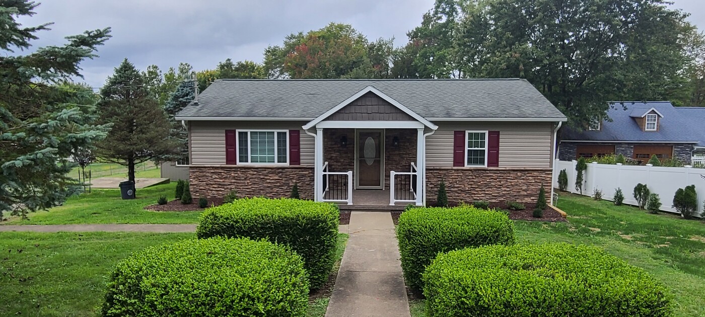 58 High St in Fairchance, PA - Building Photo