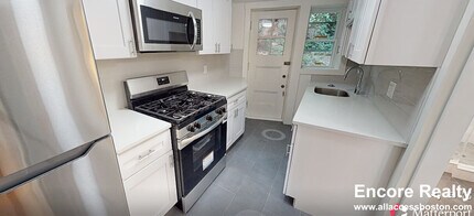 38 Gibson St in Cambridge, MA - Foto de edificio - Building Photo