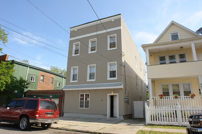 462 Compton Ave in Perth Amboy, NJ - Building Photo - Building Photo