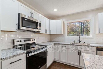 10707 Walkers Ferry Rd in Charlotte, NC - Building Photo - Building Photo