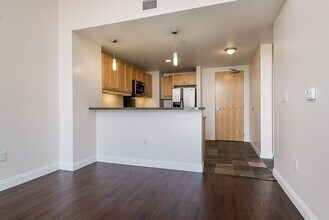 1150 J St, Unit 810 in San Diego, CA - Building Photo - Building Photo